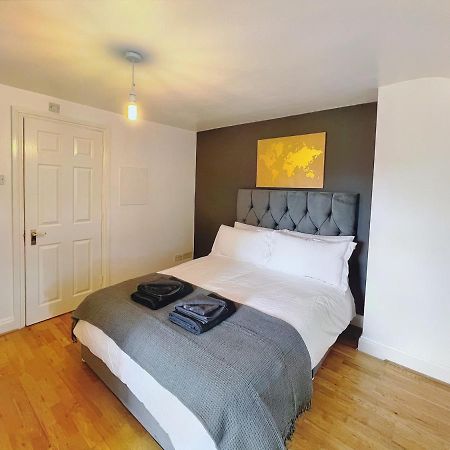 Lovely 2-Bedroom Serviced Apartment Greater London Eksteriør bilde