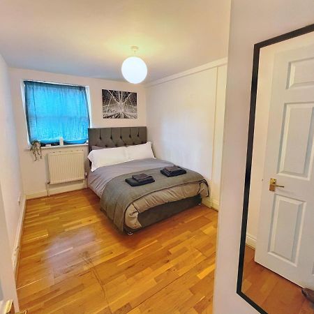 Lovely 2-Bedroom Serviced Apartment Greater London Eksteriør bilde